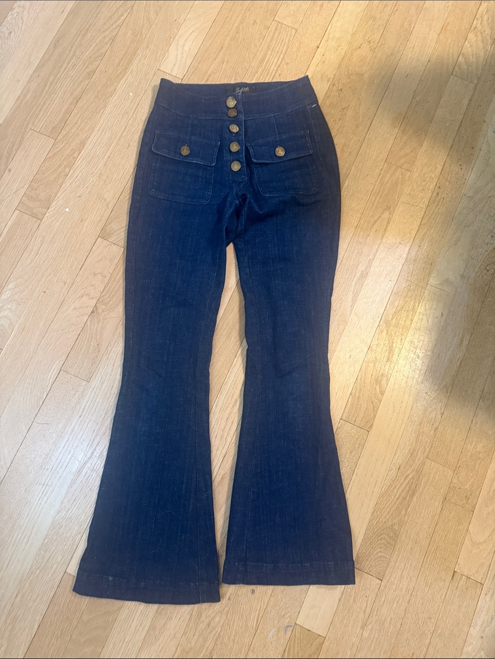 SEAFARER FLARED JEANS High-Rise dark blue Flared Jeans with Decorative Buttons